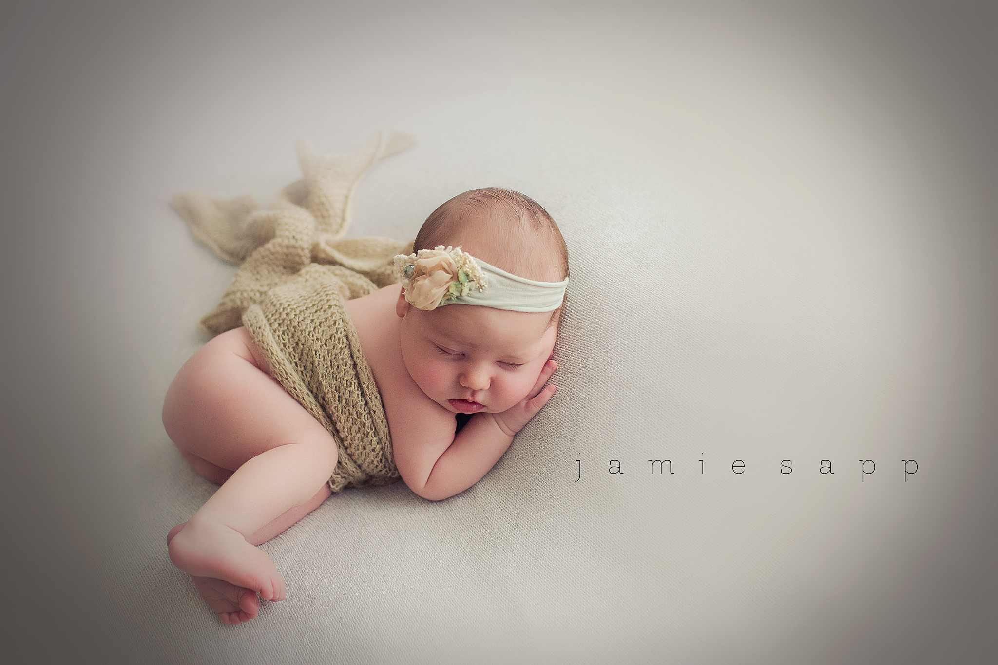 Newborn Photography :: newborn pose